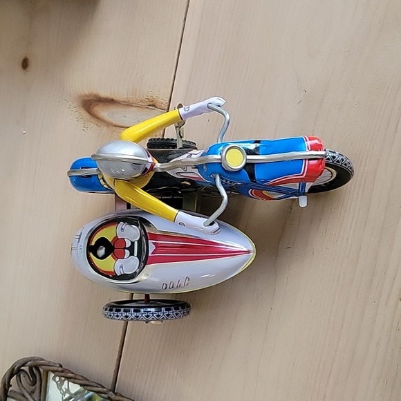 Vintage Tin Motorcycle w/Sidecar Windup Toy #605 - Picture 3 of 6